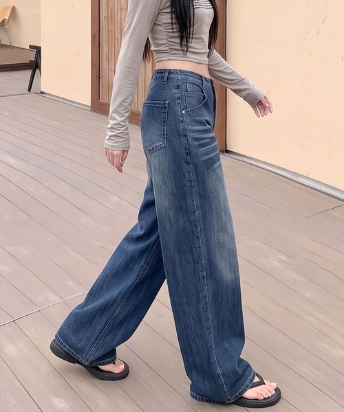 BLoomMe(ブルームミー)の「ヴィンテージ感をまとった、ウォッシュ加工ワイドデニムパンツ(デニムパンツ・レディース・ネイビー・M)」の13枚目の写真