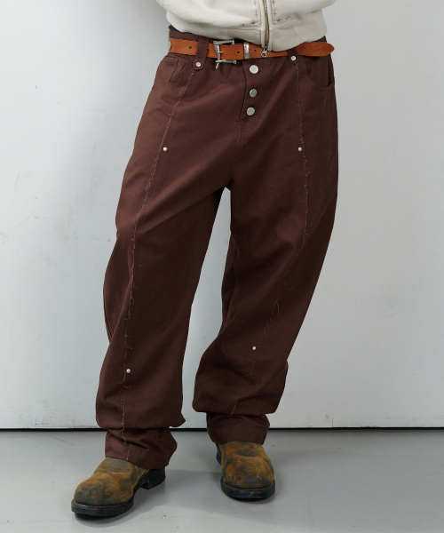 THEVINYLHOUSE(ザバイニルハウス)の「CURVED STUD PANTS BROWN(その他パンツ・レディース・その他・SMALL/MEDIUM/LARGE)」の2枚目の写真