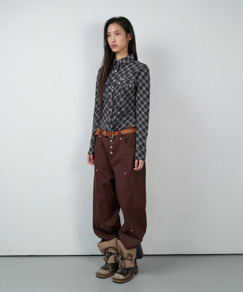 THEVINYLHOUSE(ザバイニルハウス)の「CURVED STUD PANTS BROWN(その他パンツ・レディース・その他・SMALL/MEDIUM/LARGE)」の5枚目の写真