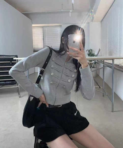 Ritzy(リッツィー)の「ナポレオンデザイン ショート丈 ジップアップトップス(その他トップス・レディース・グレー/ブラック・FREE)」の3枚目の写真