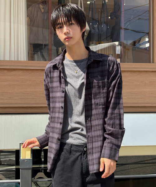 SIGNATURE（シグネチャ）の「ヴィンテージレギュラーチェックシャツ[チャコール]（シャツ/ブラウス・レディース・その他・MEDIUM/LARGE）」の4枚目の写真