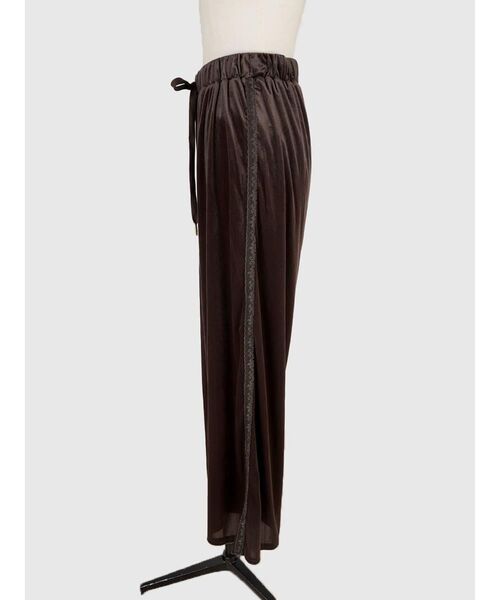 FIKA.（フィーカ）の「Lace line velour pants（その他パンツ・レディース・キャメル/ブラウン・MEDIUM）」の4枚目の写真