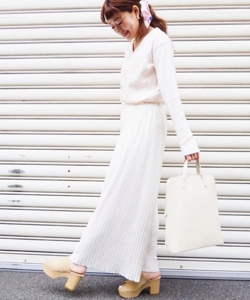 Chico（チコ）の「【再入荷】プリーツワイドパンツ（その他パンツ・レディース・オフホワイト/グレー/ピンクベージュ・FREE）」の2枚目の写真