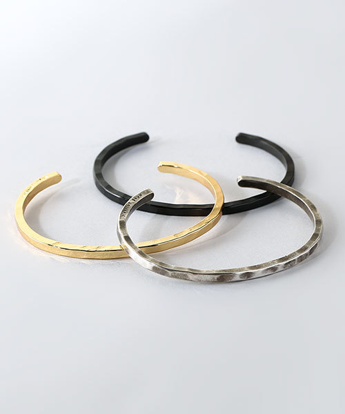 NANO universe(ナノユニバース)の「Narrow Hammerd Bangle(バングル/リストバンド・メンズ・ブラック/ゴールド/シルバー・FREE)」の6枚目の写真