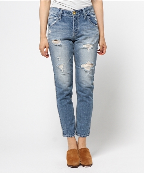 RODEO CROWNS WIDE BOWL（ロデオクラウンズワイドボウル）の「クラッシュ コンビ テーパードパンツ（デニムパンツ・レディース・ライトブルー・27inch/28inch/25inch/24inch/26inch）」の2枚目の写真