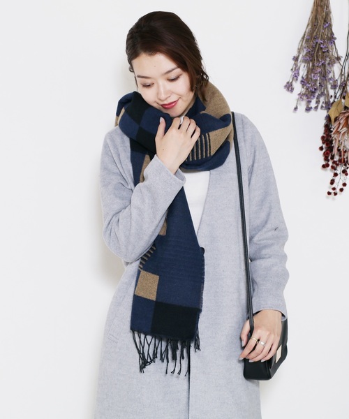reca（レカ）の「ブロックチェック柄大判ストール（ストール/ショール・レディース・グレー/ブルー/ベージュ/ブラック/ネイビー/ピンク・FREE）」の5枚目の写真