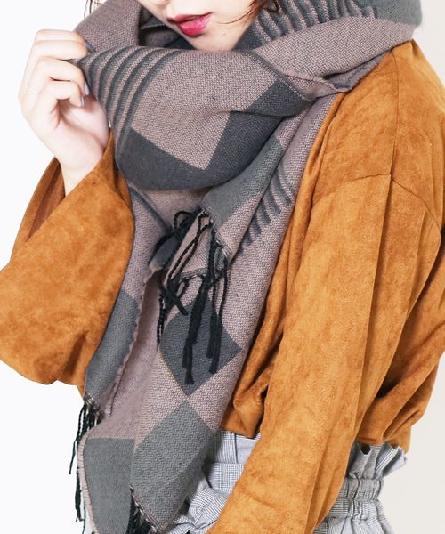 reca（レカ）の「ブロックチェック柄大判ストール（ストール/ショール・レディース・グレー/ブルー/ベージュ/ブラック/ネイビー/ピンク・FREE）」の15枚目の写真