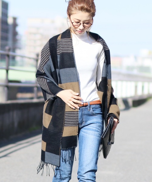 reca（レカ）の「ブロックチェック柄大判ストール（ストール/ショール・レディース・グレー/ブルー/ベージュ/ブラック/ネイビー/ピンク・FREE）」の13枚目の写真