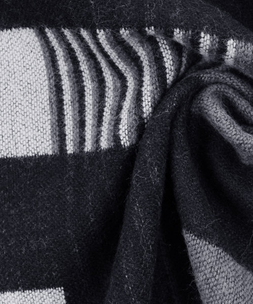 reca（レカ）の「ブロックチェック柄大判ストール（ストール/ショール・レディース・グレー/ブルー/ベージュ/ブラック/ネイビー/ピンク・FREE）」の8枚目の写真