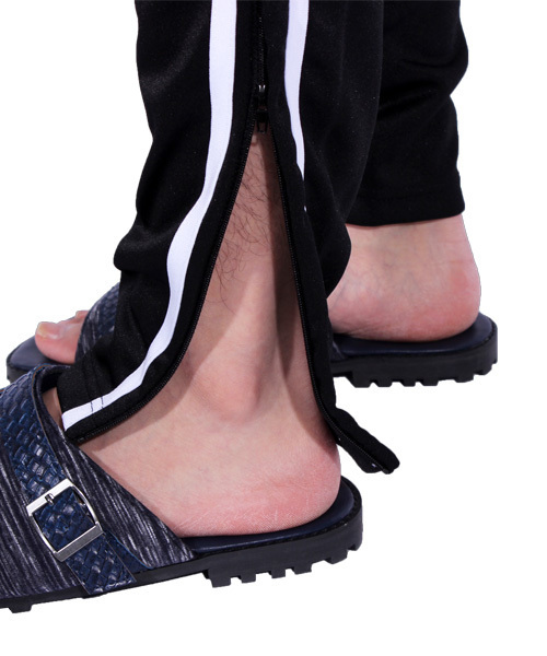 8(eight)(エイト)の「ジャージ スキニーパンツ ブラック スリムパンツ トラックパンツ(チノパンツ・メンズ・C/A/B・MEDIUM/LARGE)」の17枚目の写真