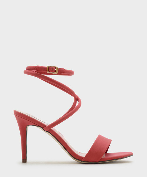 CHARLES & KEITH(チャールズ & キース)の「クリスクロスストラップサンダル / CRISS CROSS STRAP SANDALS(サンダル・レディース・ブラック/レッド・22.5cm/23.5cm/24.5cm/23cm/25cm)」の1枚目の写真