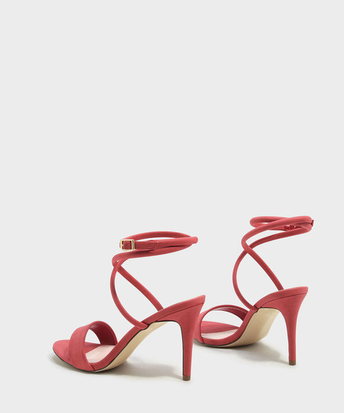 CHARLES & KEITH(チャールズ & キース)の「クリスクロスストラップサンダル / CRISS CROSS STRAP SANDALS(サンダル・レディース・ブラック/レッド・22.5cm/23.5cm/24.5cm/23cm/25cm)」の9枚目の写真