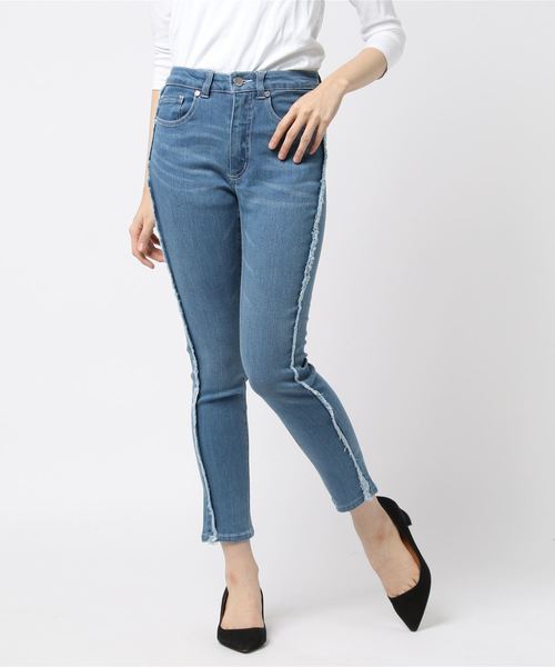 koe(コエ)の「デニムサイドフリンジスキニーパンツ ○(デニムパンツ・レディース・インディゴブルー/ライトインディゴブルー・S/M/L)」の6枚目の写真