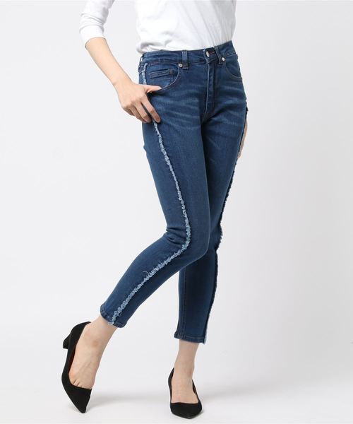 koe(コエ)の「デニムサイドフリンジスキニーパンツ ○(デニムパンツ・レディース・インディゴブルー/ライトインディゴブルー・S/M/L)」の8枚目の写真