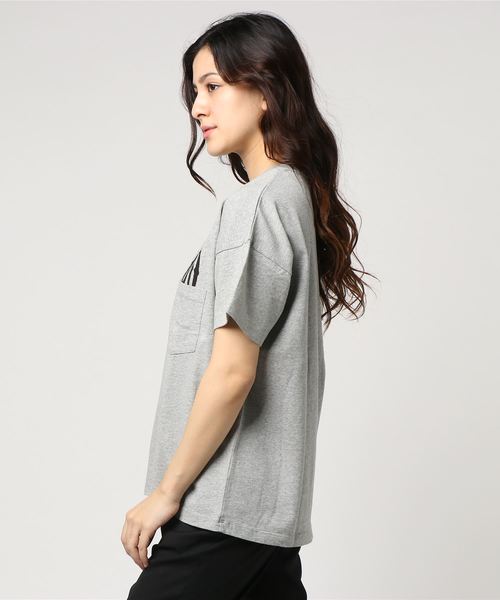 Champion(チャンピオン)の「【Champion/チャンピオン】レディース ポケットTシャツ(Tシャツ/カットソー・レディース・グレー/ピンク/ダークネイビー/ホワイト・MEDIUM/LARGE)」の5枚目の写真