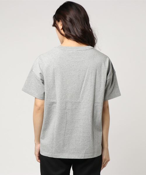 Champion(チャンピオン)の「【Champion/チャンピオン】レディース ポケットTシャツ(Tシャツ/カットソー・レディース・グレー/ピンク/ダークネイビー/ホワイト・MEDIUM/LARGE)」の6枚目の写真