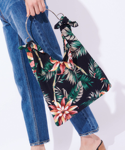 Casselini（キャセリーニ）の「【Casselini/キャセリーニ】ボタニカルワンハンドルバッグ（ハンドバッグ・レディース・ブラック/アイボリー・FREE）」の2枚目の写真