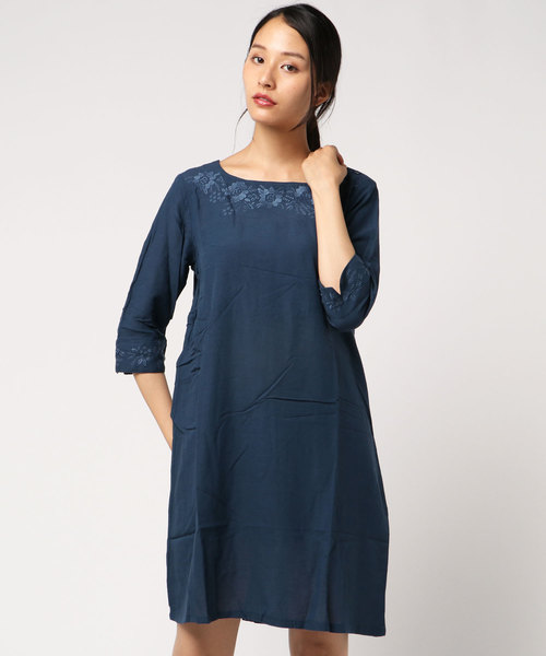 LBC（エルビーシー）の「麻混刺繍チュニックワンピース（ワンピース・レディース・オレンジ/グリーン/ネイビー・M/L）」の7枚目の写真