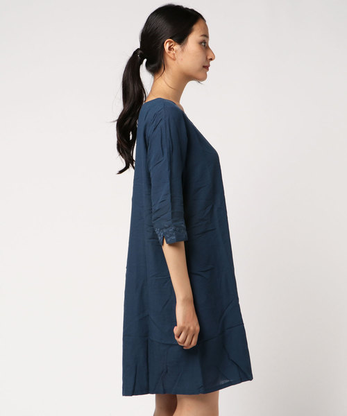 LBC（エルビーシー）の「麻混刺繍チュニックワンピース（ワンピース・レディース・オレンジ/グリーン/ネイビー・M/L）」の4枚目の写真