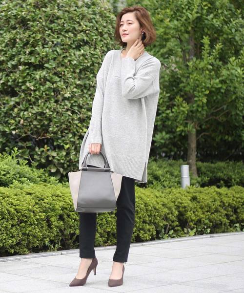 RIVE DROITE（リヴドロワ）の「ラム100V/Nチュニックニット（ニット/セーター・レディース・ライトグレー/ブラック/オフホワイト・FREE）」の3枚目の写真