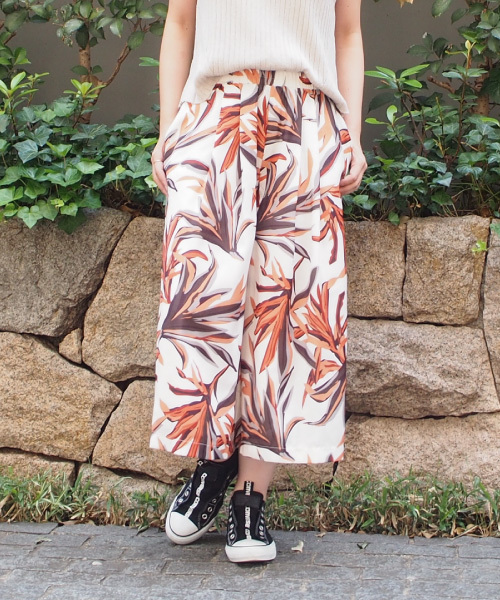 セール フォークロアリーフ柄フレアパンツ その他パンツ Interplanet インタープラネット のファッション通販 Zozotown