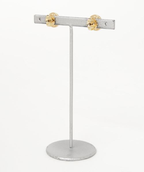 MARC JACOBS（マークジェイコブス）の「CLUTCH PIN STUDS/コレクテッド クラッチ ピン スタッズ ピアス（ピアス（両耳用）・レディース・ゴールド・ONE SIZE）」の4枚目の写真