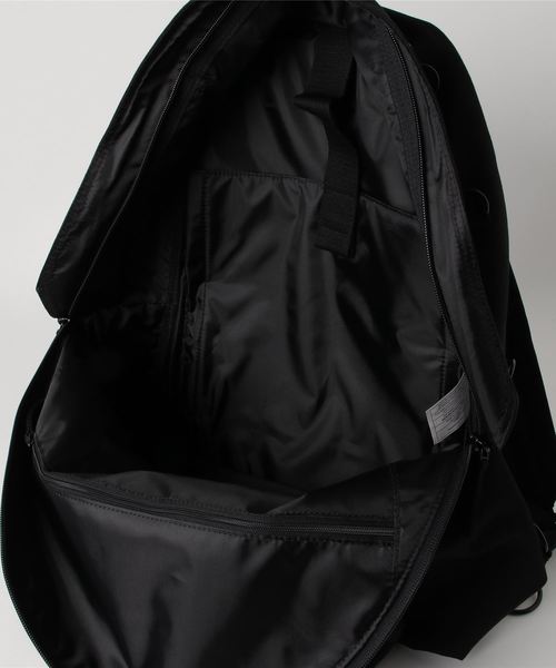 EASTPAK(イーストパック )の「EASTPAK イーストパック / EASTPAK x RAF SIMONS コラボレーション バックパック(バックパック/リュック・メンズ・ブラック・FREE)」の2枚目の写真