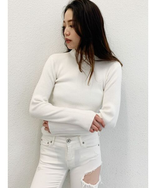 GYDA（ジェイダ）の「ボトルネックリブニット トップス（ニット/セーター・レディース・オフホワイト/ブラック/ベージュ・FREE）」の2枚目の写真
