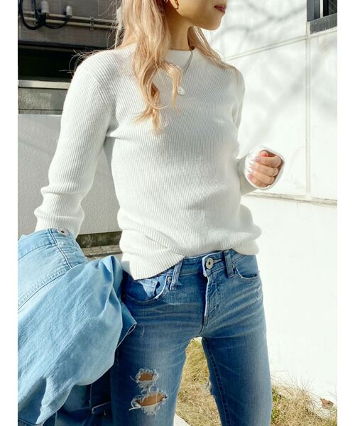 GYDA（ジェイダ）の「ボトルネックリブニット トップス（ニット/セーター・レディース・オフホワイト/ブラック/ベージュ・FREE）」の4枚目の写真