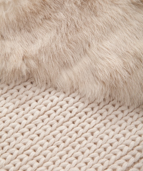 BEAUTY&YOUTH UNITED ARROWS（ビューティーアンドユースユナイテッドアローズ）の「BYTF∵ニット×ラビットファースヌード（ストール/ショール・レディース・ブラック/ナチュラル・ﾌﾘ-）」の6枚目の写真