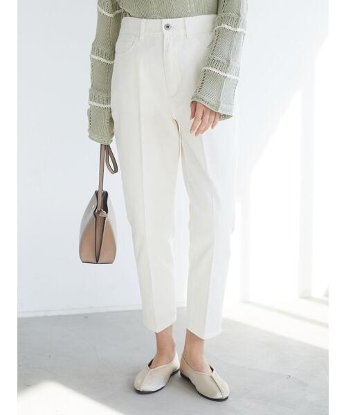 Green　Parks（グリーンパークス）の「センタープレスデニムパンツ＊★（デニムパンツ・レディース・オフホワイト/ワンウォッシュ・MEDIUM/LARGE）」の17枚目の写真