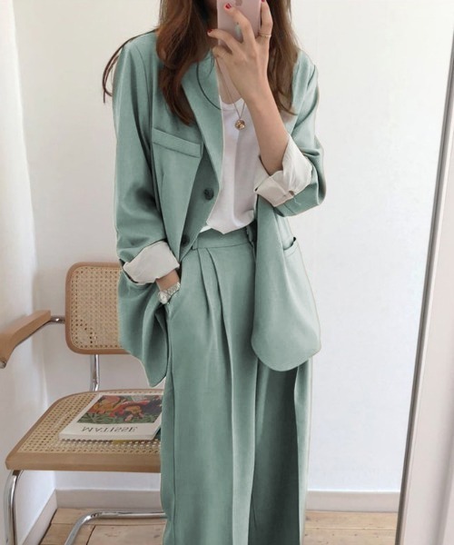 ABITOKYO（アビトーキョー）の「【セットアップ】ビックシルエットシングルジャケット+センタープレスセミワイドパンツ２点セット（セットアップ・レディース・カーキ/ブラック/グレー/ベージュ/ブルーグレー/チャコール/ライトピンク/ライトグリーン/パープル/ダークベージュ/ダークグリーン/オレンジ/ダークグリーン系/カーキ系/ブラウン・S/M）」の10枚目の写真