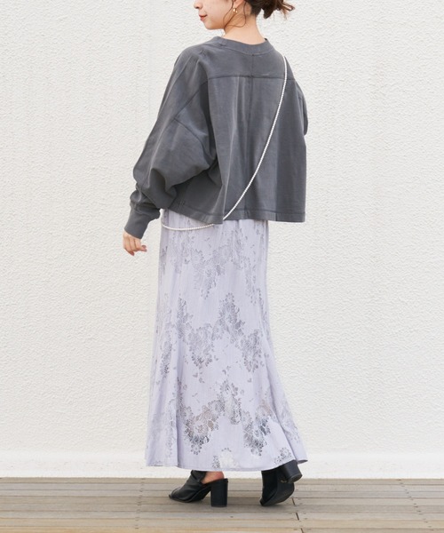 Chico（チコ）の「ショート丈デカロゴスウェット（スウェット・レディース・チャコールグレー/ライトグレー/アイボリー/レッド・FREE）」の9枚目の写真