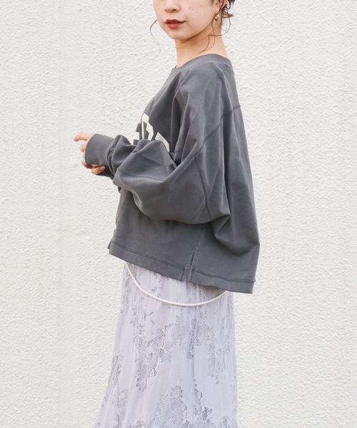 Chico（チコ）の「ショート丈デカロゴスウェット（スウェット・レディース・チャコールグレー/ライトグレー/アイボリー/レッド・FREE）」の5枚目の写真