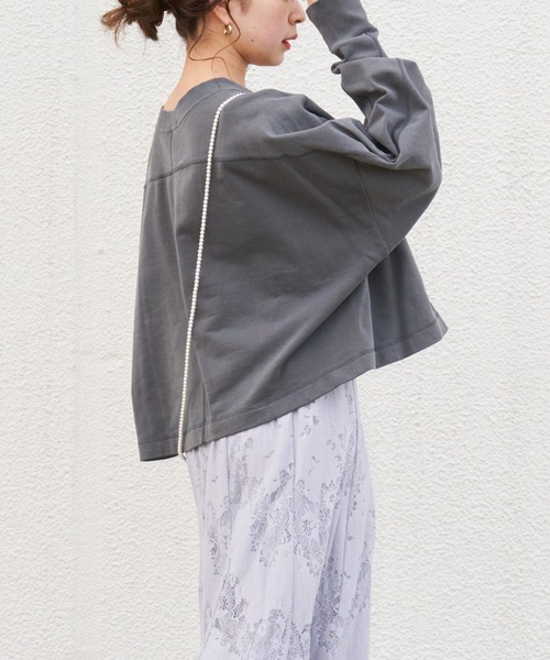 Chico（チコ）の「ショート丈デカロゴスウェット（スウェット・レディース・チャコールグレー/ライトグレー/アイボリー/レッド・FREE）」の8枚目の写真