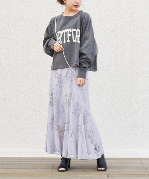 Chico（チコ）の「ショート丈デカロゴスウェット（スウェット・レディース・チャコールグレー/ライトグレー/アイボリー/レッド・FREE）」の6枚目の写真