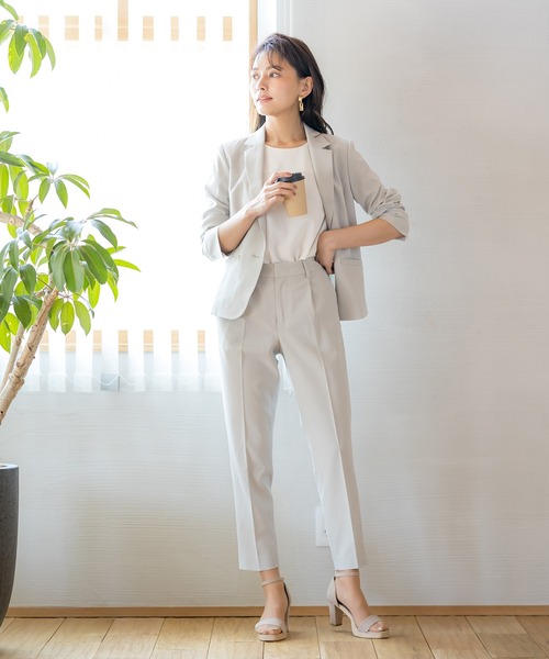 WHITE JOOLA（ホワイトジョーラ）の「【洗濯機で洗える】抗菌ストレッチ・多機能テーパードパンツ（その他パンツ・レディース・ブラック/グレー/グレイッシュベージュ・61/64/67/70）」の8枚目の写真