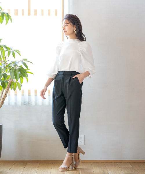 WHITE JOOLA（ホワイトジョーラ）の「【洗濯機で洗える】抗菌ストレッチ・多機能テーパードパンツ（その他パンツ・レディース・ブラック/グレー/グレイッシュベージュ・61/64/67/70）」の4枚目の写真