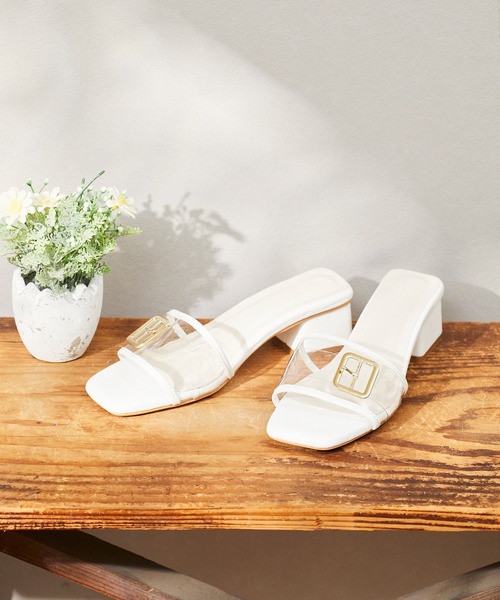 flune(フリューン)の「スクエアトゥバックルPVCミュール(サンダル・レディース・ホワイト/ベージュ/ミント・LL/3L/S/M/L/XS)」の2枚目の写真