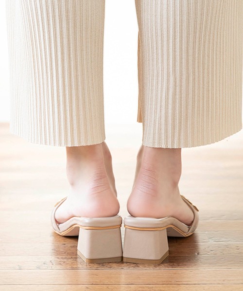 flune(フリューン)の「スクエアトゥバックルPVCミュール(サンダル・レディース・ホワイト/ベージュ/ミント・LL/3L/S/M/L/XS)」の16枚目の写真