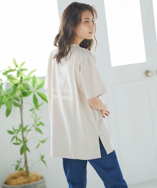 LIPSTAR（リップスター）の「オーバーサイズサイドスリットロゴ半袖Tシャツ（Tシャツ/カットソー・レディース・オフホワイト/イエロー/ベージュ・M）」の2枚目の写真