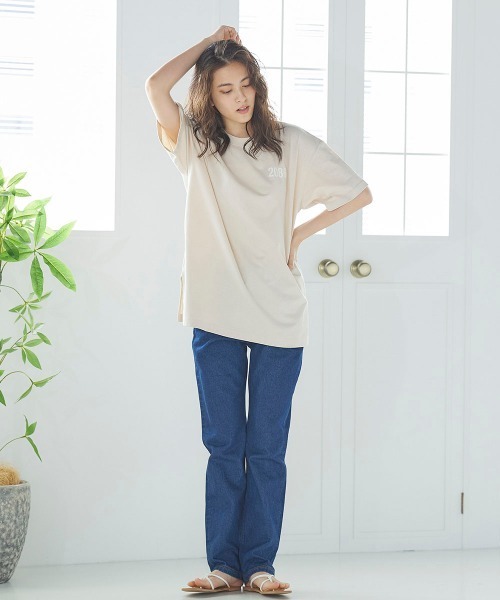 LIPSTAR（リップスター）の「オーバーサイズサイドスリットロゴ半袖Tシャツ（Tシャツ/カットソー・レディース・オフホワイト/イエロー/ベージュ・M）」の7枚目の写真