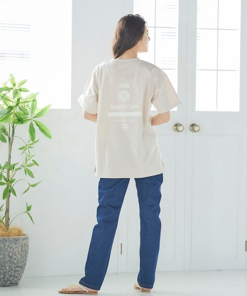 LIPSTAR（リップスター）の「オーバーサイズサイドスリットロゴ半袖Tシャツ（Tシャツ/カットソー・レディース・オフホワイト/イエロー/ベージュ・M）」の9枚目の写真