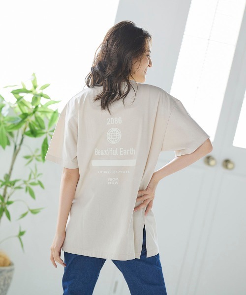 LIPSTAR（リップスター）の「オーバーサイズサイドスリットロゴ半袖Tシャツ（Tシャツ/カットソー・レディース・オフホワイト/イエロー/ベージュ・M）」の10枚目の写真