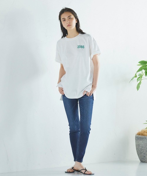 LIPSTAR（リップスター）の「オーバーサイズサイドスリットロゴ半袖Tシャツ（Tシャツ/カットソー・レディース・オフホワイト/イエロー/ベージュ・M）」の12枚目の写真