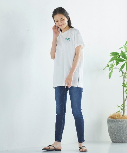 LIPSTAR（リップスター）の「オーバーサイズサイドスリットロゴ半袖Tシャツ（Tシャツ/カットソー・レディース・オフホワイト/イエロー/ベージュ・M）」の14枚目の写真