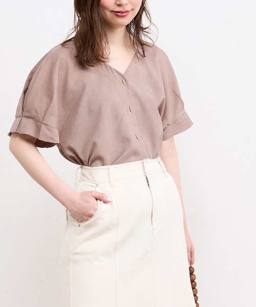 natural couture(ナチュラルクチュール)の「バー釦袖タックブラウス(シャツ/ブラウス・レディース・ブラック/サックスブルー/ミント/モカ/ストライプ/ライトベージュ・FREE)」の14枚目の写真