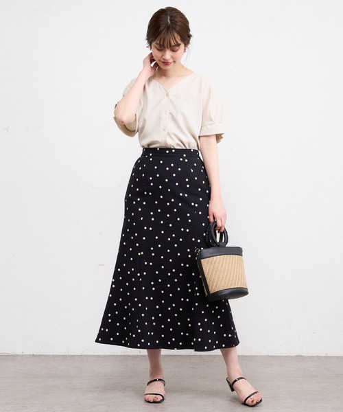 natural couture(ナチュラルクチュール)の「バー釦袖タックブラウス(シャツ/ブラウス・レディース・ブラック/サックスブルー/ミント/モカ/ストライプ/ライトベージュ・FREE)」の20枚目の写真
