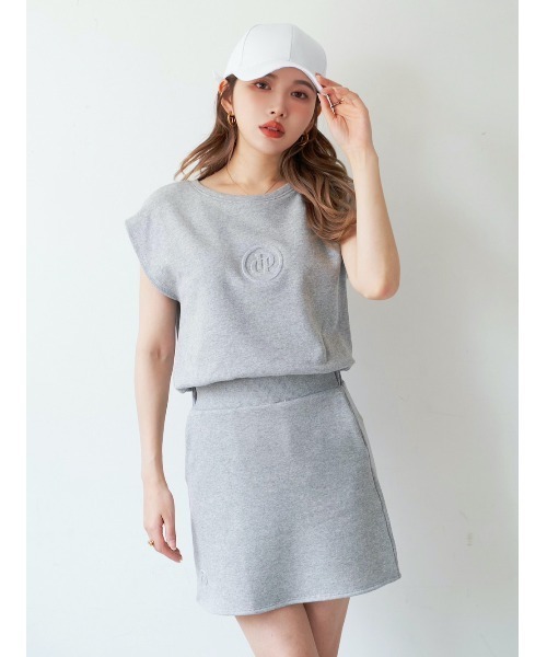 Darich(ダーリッチ)の「エンボスポイントスウェットトップス(スウェット・レディース・ピンク/ブラック/グレー/アイボリー・FREE)」の8枚目の写真