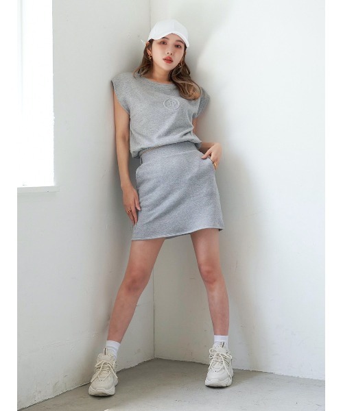 Darich(ダーリッチ)の「エンボスポイントスウェットトップス(スウェット・レディース・ピンク/ブラック/グレー/アイボリー・FREE)」の9枚目の写真